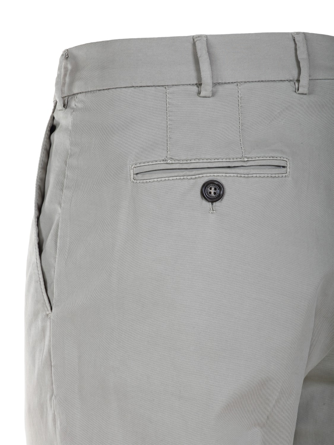 shop BRUNELLO CUCINELLI Saldi Pantalone: Brunello Cucinelli pantalone in cotone.
Chiusura con zip, bottone e controbottoni.
Tasche frontali.
Tasche posteriori a filo con bottone.
Lunghezza alla caviglia.
Vestibilità regolare.
Composizione: 100% cotone.
Made in Italy.. M289LI1770-C6251 number 5309784